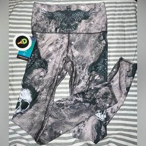 Yoga Democracy Legging - The Raven Women’s Size Small Standard 28” Inseam NWT